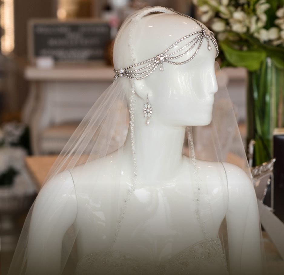Image of a Casablanca Flagship Veil with Accessories